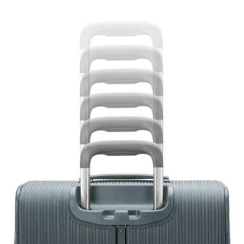 Samsonite Silhouette 18 Medium Expandable Spinner