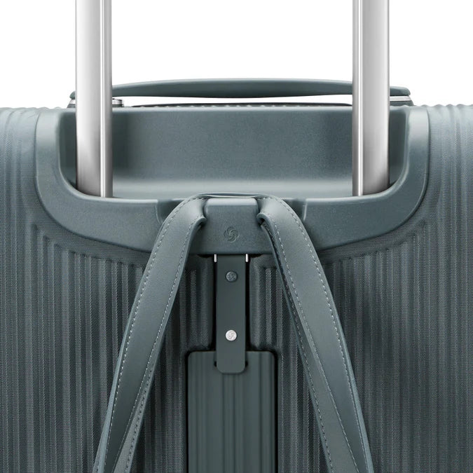 Samsonite Silhouette 18 Medium Expandable Spinner