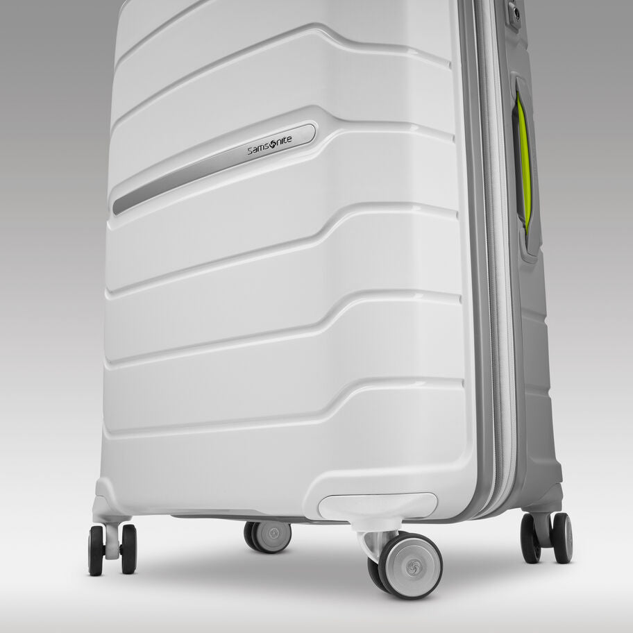 Samsonite Freeform Medium Spinner , , 782564744_24Spin_6_Wheels