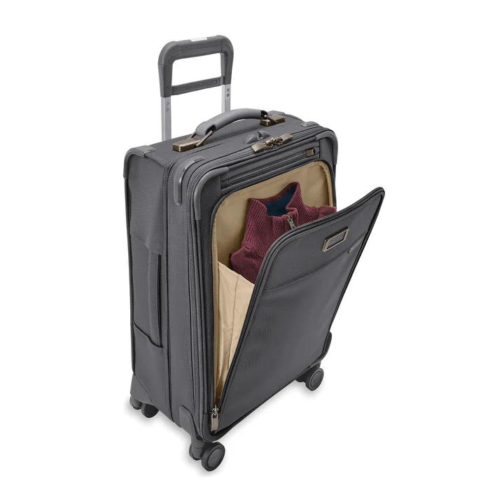 Briggs & Riley Baseline Essential 22" Carry-On Expandable Spinner