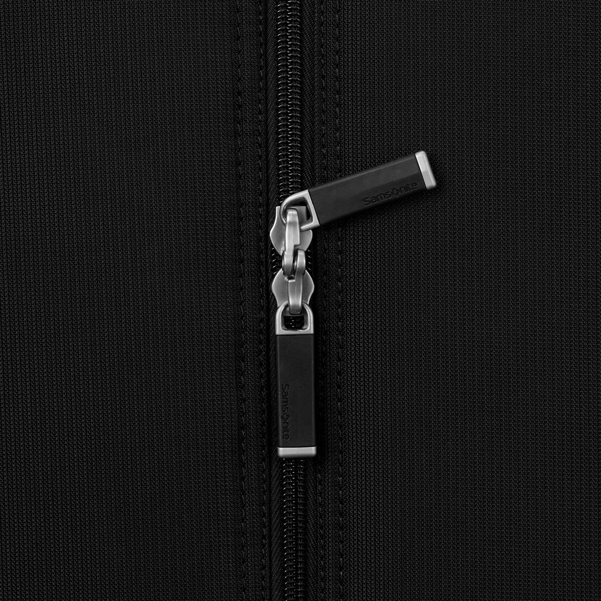 Samsonite Silhouette 18 Spinner Garment Bag